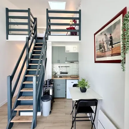 Apartment 34 M With Private Parking In Rochelle *