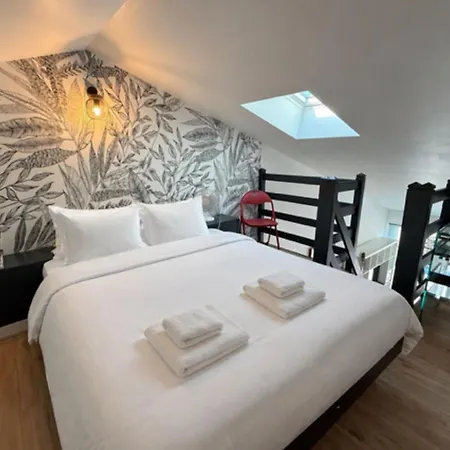 34 M With Private Parking In Rochelle * La Rochelle (Charente-Maritime)